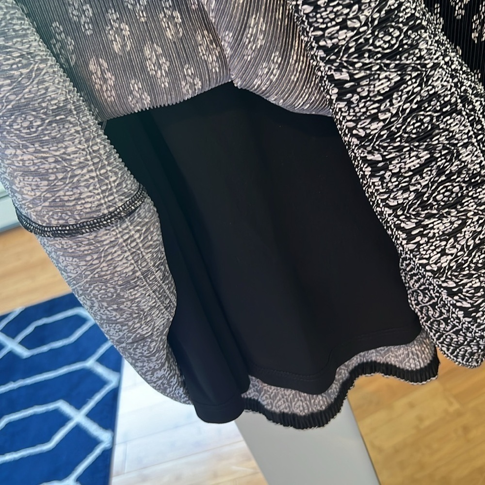 NWT black and white ribbed dress - Picture 6 of 6